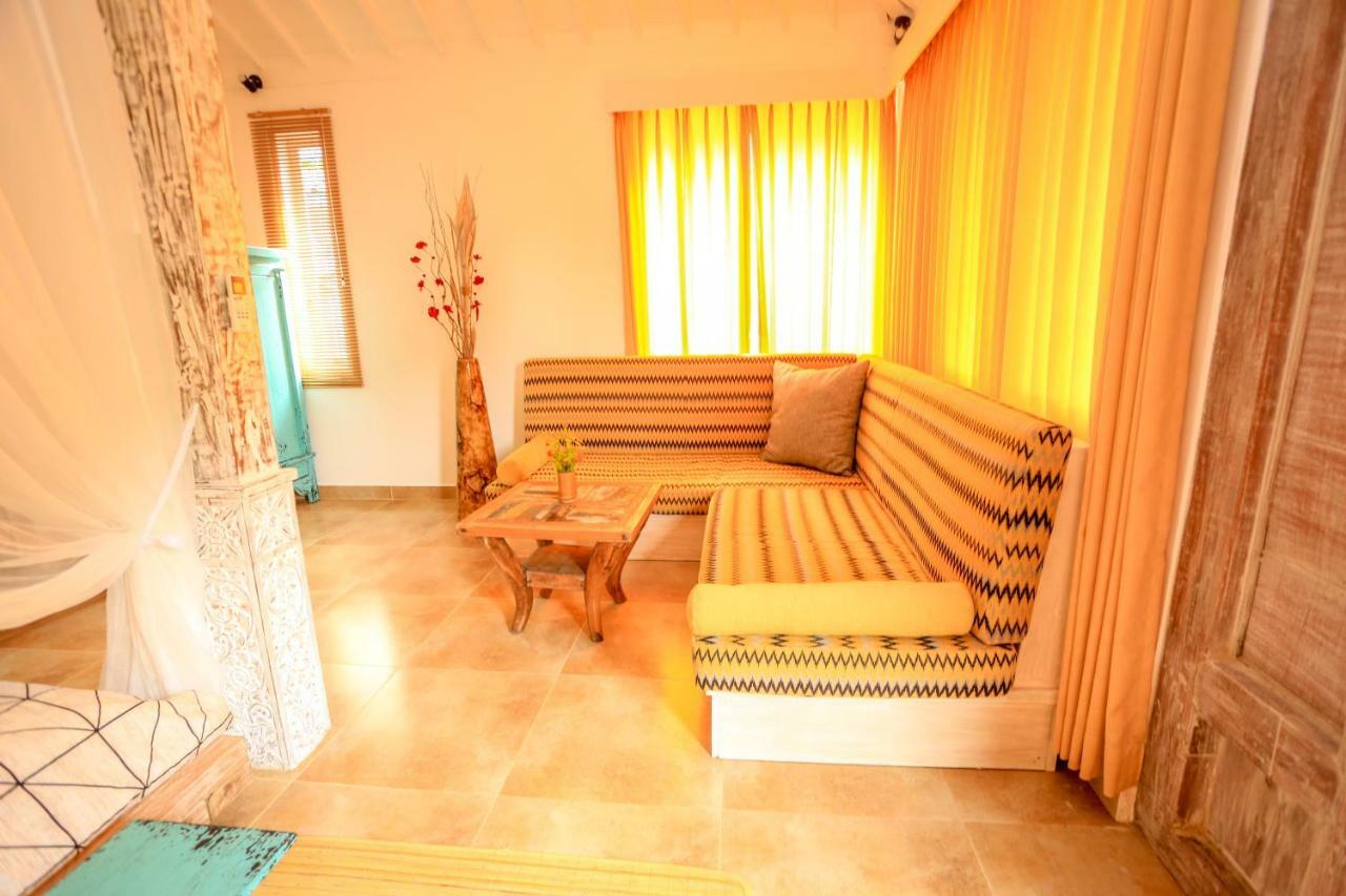 The Kayu Manis Villa 罗威那 外观 照片