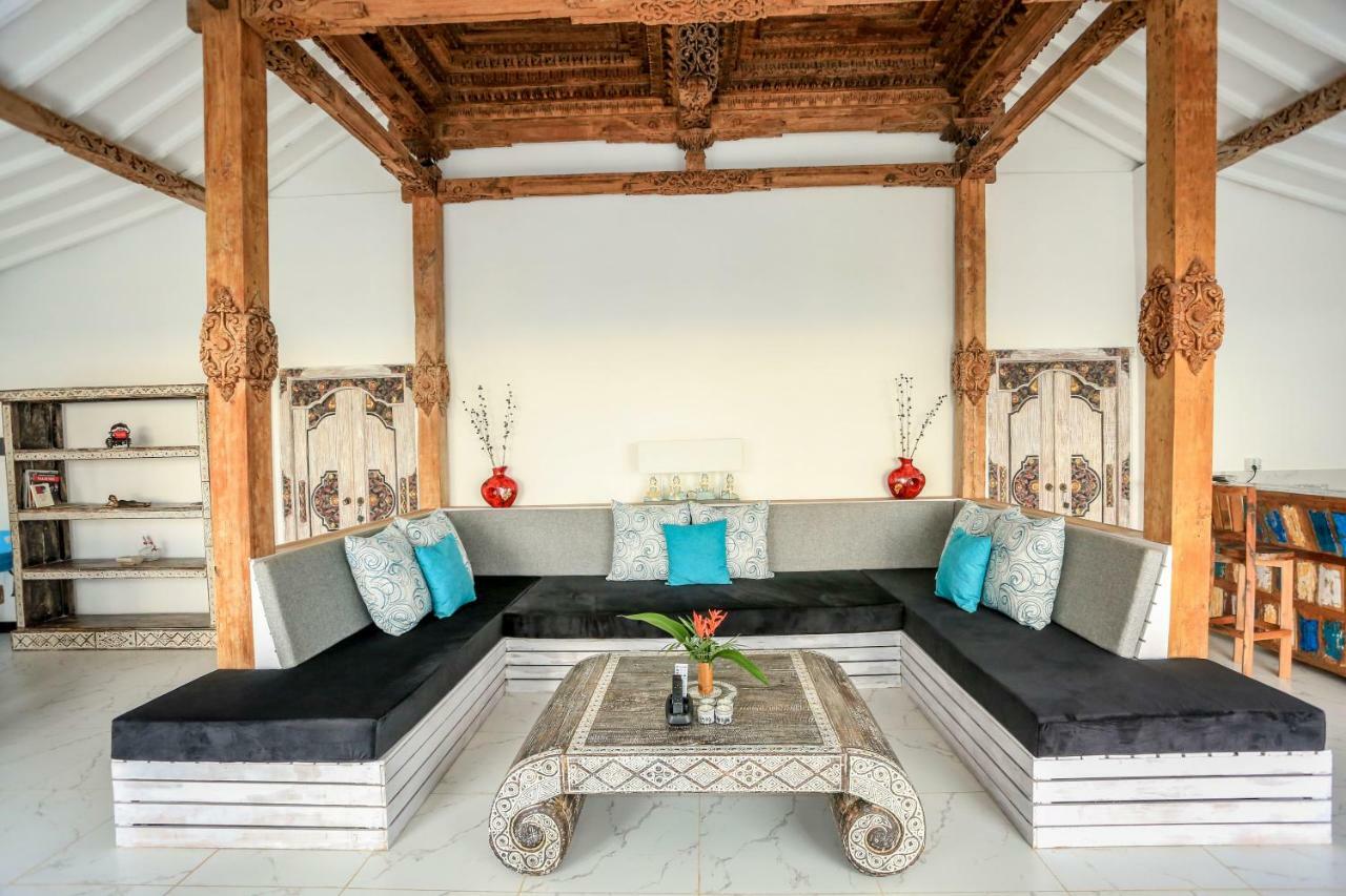 The Kayu Manis Villa 罗威那 外观 照片