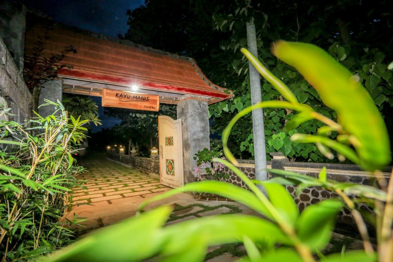 The Kayu Manis Villa 罗威那 外观 照片