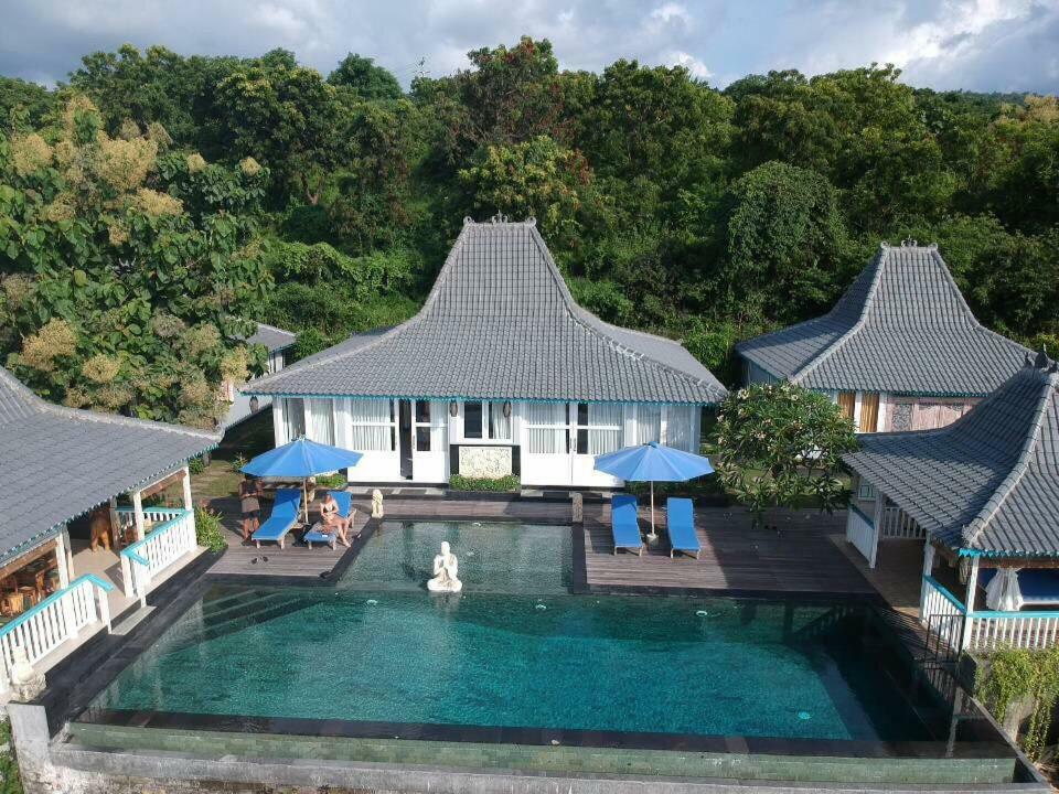 The Kayu Manis Villa 罗威那 外观 照片