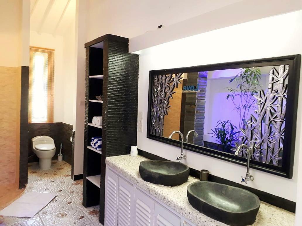 The Kayu Manis Villa 罗威那 外观 照片